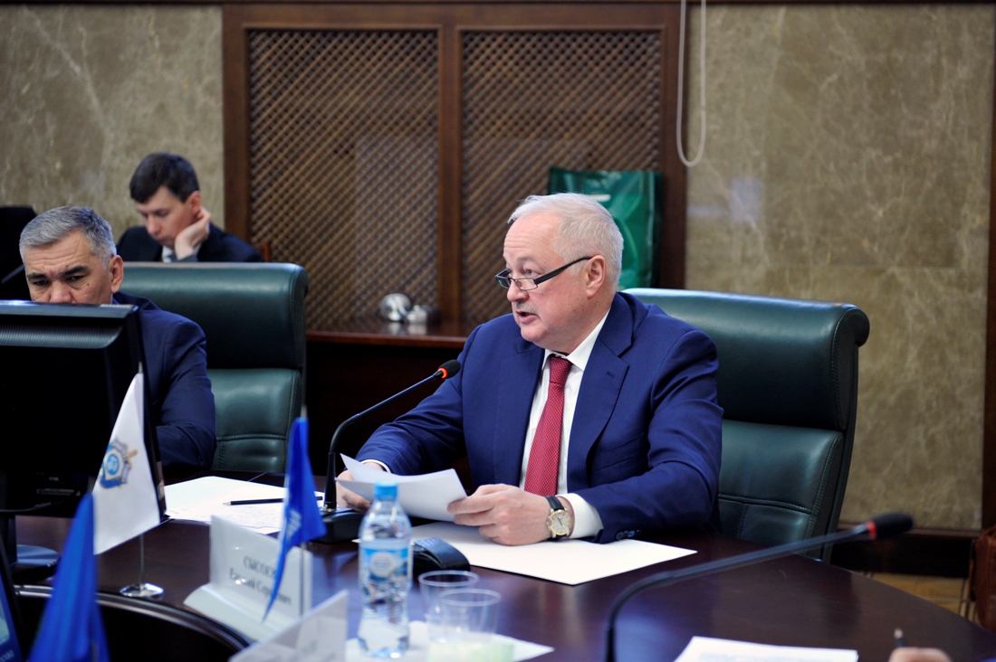 Рабочие моменты служебного совещания по подведению итогов