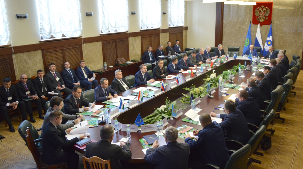 Обсуждение вопросов повестки дня в ходе проведения заседания