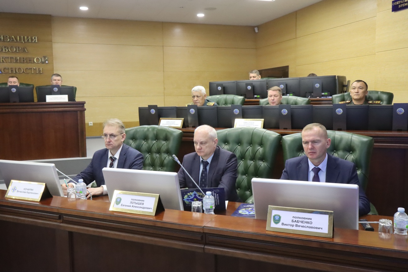 Делегация Координационной службы СКПВ. Справа на лево: полковник Бабченко В.В., полковник Лотышев Е.А.